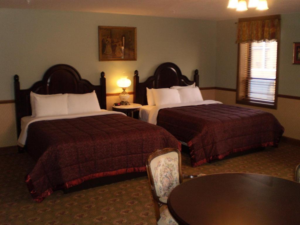 Hotel Millersburg Room photo